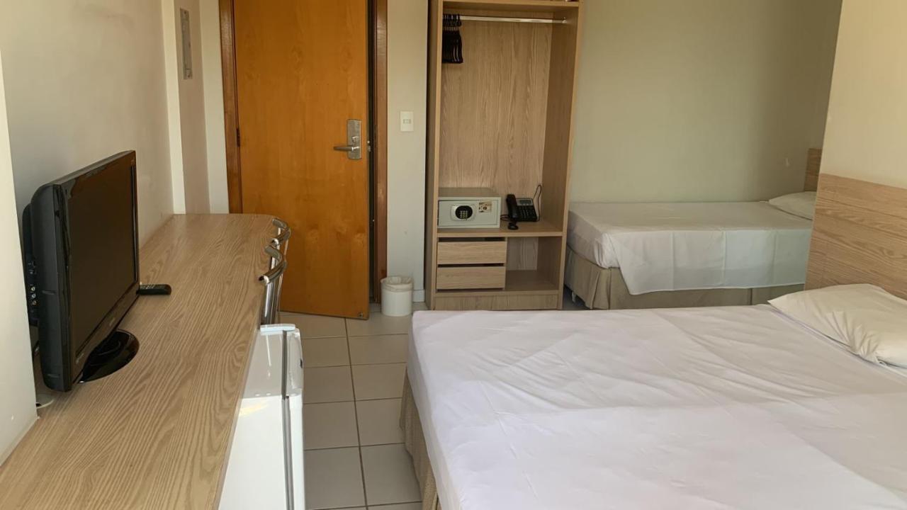 Golden Dolphin Express Apartment Caldas Novas Exterior photo